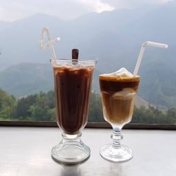 Cafe In The Clouds