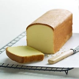 บัทเทอร์เค้กทุเรียน (หมอนทองแท้) 1 ชิ้น