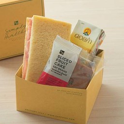 Snack Box Premium 2B แซนวิชนมสดแฮม&ชีส + ดอยคำ น้ำสตรอว์เบอรี่ 98% + ฟรุตเค้กชิ้น