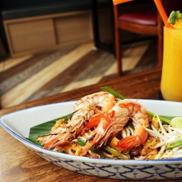 ผัดไทกุ้งสด