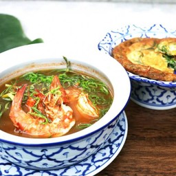 แกงส้มชะอมกุ้ง ไข่ฟู