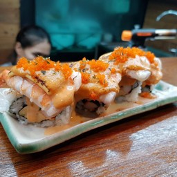 โรลกุ้งท๊อปชีสมันกุ้ง