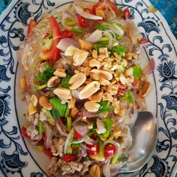 ยำก็มี รสชาติโอเค