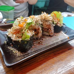 โรลหนังปลากรอบ