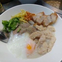 โจ๊กหมู+หมูกรอบไข่ลวก 
ธรรมดา 45 พิเศษ 55