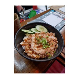 ข้าวแซลสับท๊อปไข่ปลาค๊อต