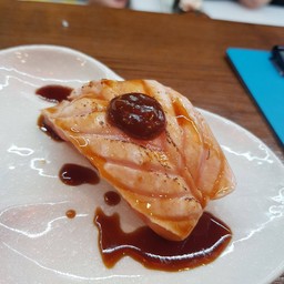 แซลมอนซอสผสม