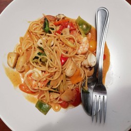 สปาเก็ตตี้ครีมต้มยำทะเล tomyum seafood spaghetti