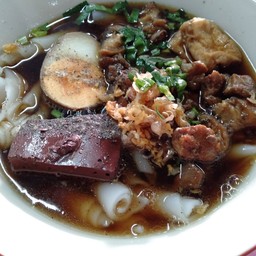 ก๋วยจั๋บริมน้ำซิยสี่