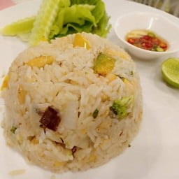 ข้าวผัดปลาแซลมอน