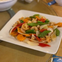 Nha Hang Bon Mua