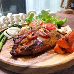 Retro Cafe Halal