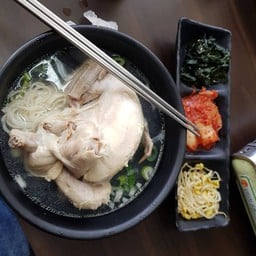 The 9 ไก่ตุ๋นโสม