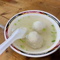 เด้งดึ๋ง ข้างในมีไส้หมูสับ