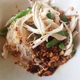 ก๋วยเตี๋ยวไก่ใบตำลึง (ไก่ฉีก)