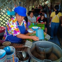 ป้าสาคู ก๋วยเตี๋ยวเรืออนุสาวรีย์ชัย