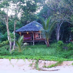 "Banana Resort" เกาะพะยาม