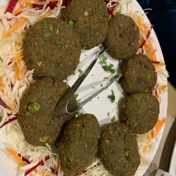 มันคือมันฝรั่งกับผักและซอสค่ะ