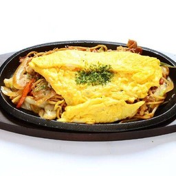 Omusoba โซบะห่อไข่