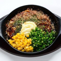 Okonomiyaki (Green onion, Corn) โอโคโนมิยากิ (ข้าวโพด, ต้นหอม)