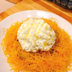 โรตีหนานุ่ม - วิปครีมฝอยทอง