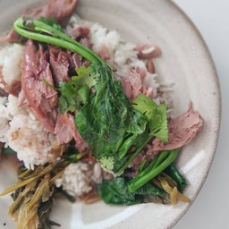 ดินแดงข้าวขาหมู นายฮง