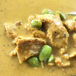 แกงหมูลูกเหรียง