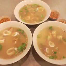 ข้าวต้มปลาอวนลอย หนองมน บางแสน