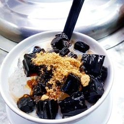 เฉาก๊วยนมสด