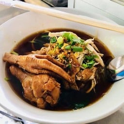 เตี๋ยวไก่-หมูตุ๋น ยกซด! (เจ้าเก่าหน้าสภากาชาด)