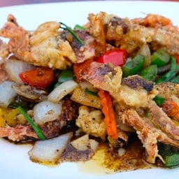 ปูนิ่มผัดพริกไทยดํา