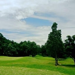 สนามกอล์ฟค่ายรัตนรังสรรค์