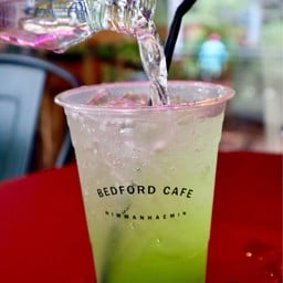 BED FORD HOSTEL & COFFEE NIMMAN