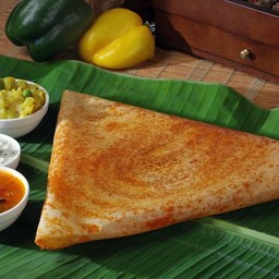 Spicy crepes with chutney & stuffed
with potato & onion filling