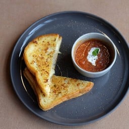 กริลชีสกับซุปมะเขือเทศ