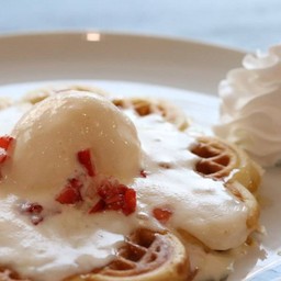 Red beans Waffle(Chocolate ice cream)
