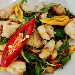 ผัดกะเพราเนื้อปูก้อน