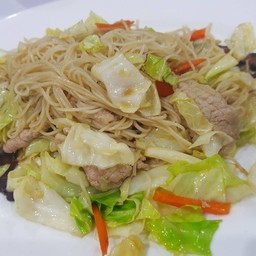 ผัดหมี่ฮ่องกงหมู