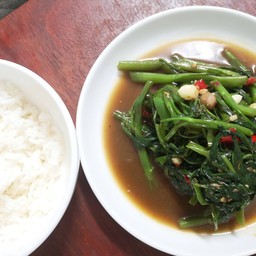 ผัดผักบุ้ง