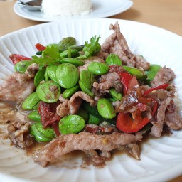 หมูผัดกะปิ