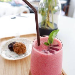 สั่งน้ำผักผลไม้ปั่น และคุ๊กกี้ ☺️