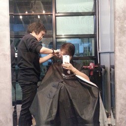 Upper Cuts Salon