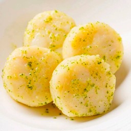 หอยเชลล์ย่างเนยกระเทียม