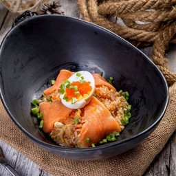 ข้าวผัดแซลมอนไข่กุ้ง