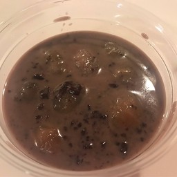 ข้าวเหนียวดำเปียกลำไย