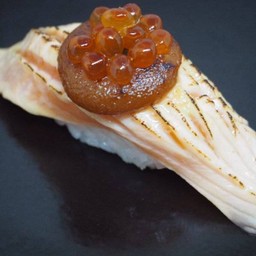 ข้าวปั้นแซลมอนซอสไซเคียว