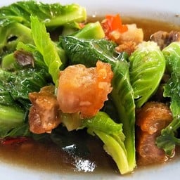 ผัดแขนงหมูกรอบ