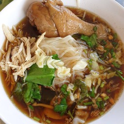 ก๋วยเตี๋ยวไก่มะระแม่สนิท