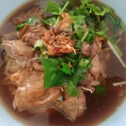 ร้านแม่เป้าชวนชิม