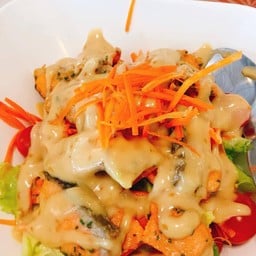 สลัดแซลมอนน้ำครีมสลัดงา